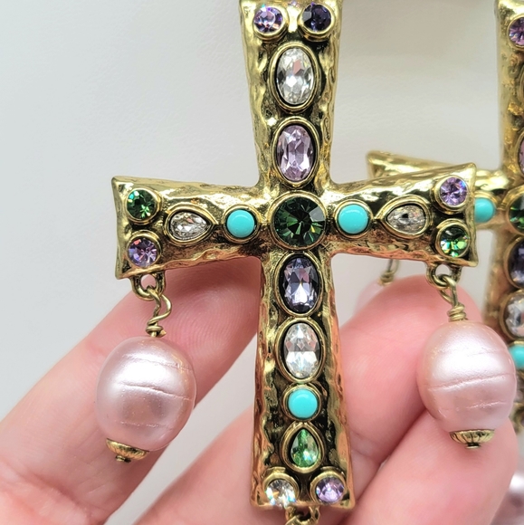 SOLD-Heidi Daus Swarovski Crystal and Glass Pearl Cross Statement Earrings Clip - Picture 9 of 12
